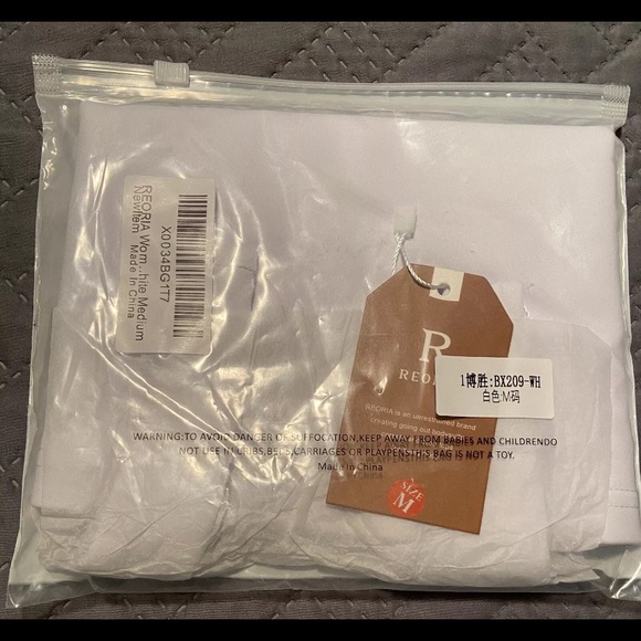 2-Crop Top by Reoria Size Medium Buttery Soft Sports Bra-1 White & 1 Black - Picture 11 of 11